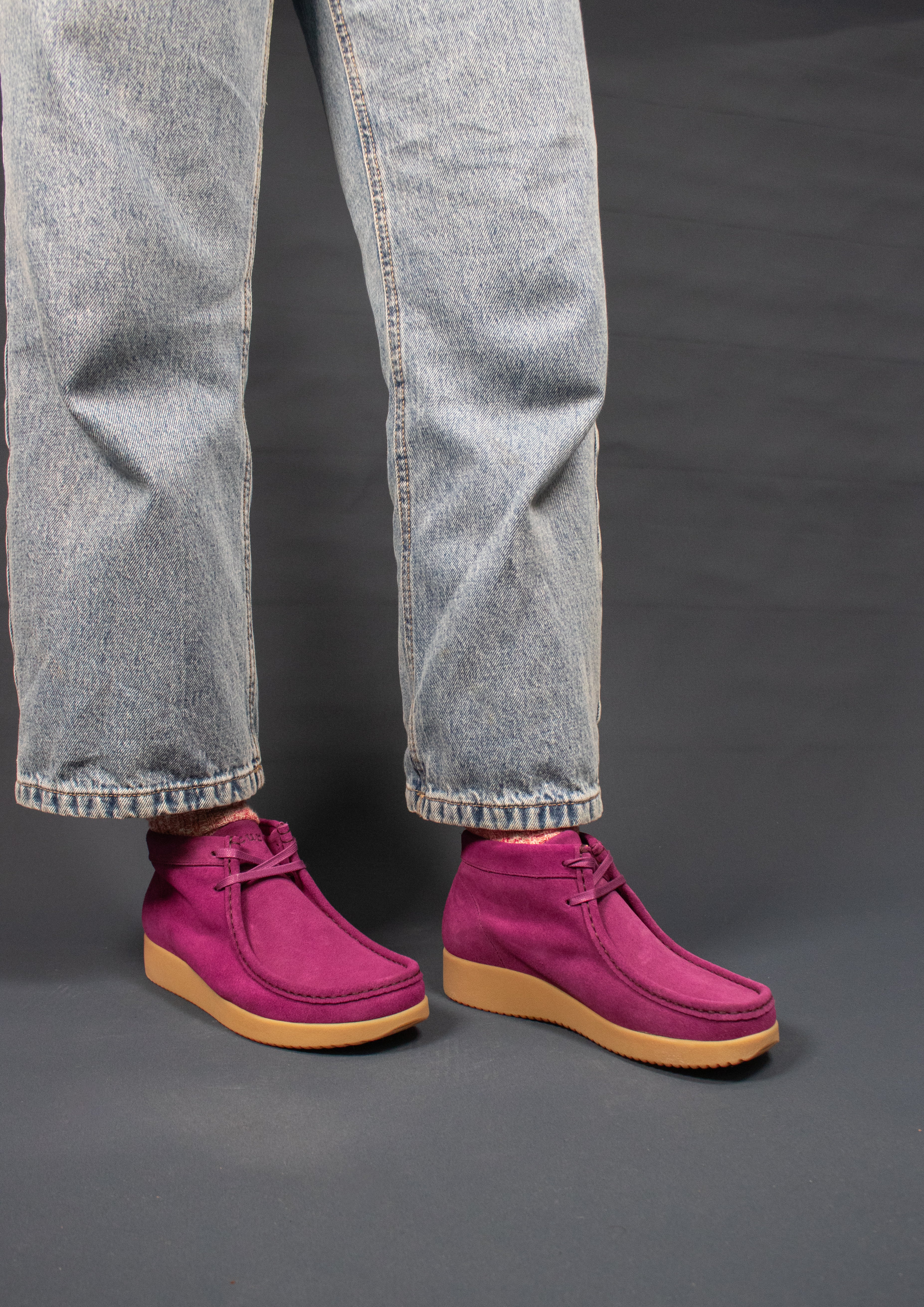 Ellen Suede WR w Gum Sole